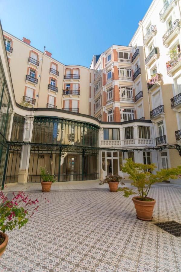 L Incomparable - International Palace Vichy Buitenkant foto